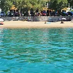 Korakakis Ξενοδοχείο *